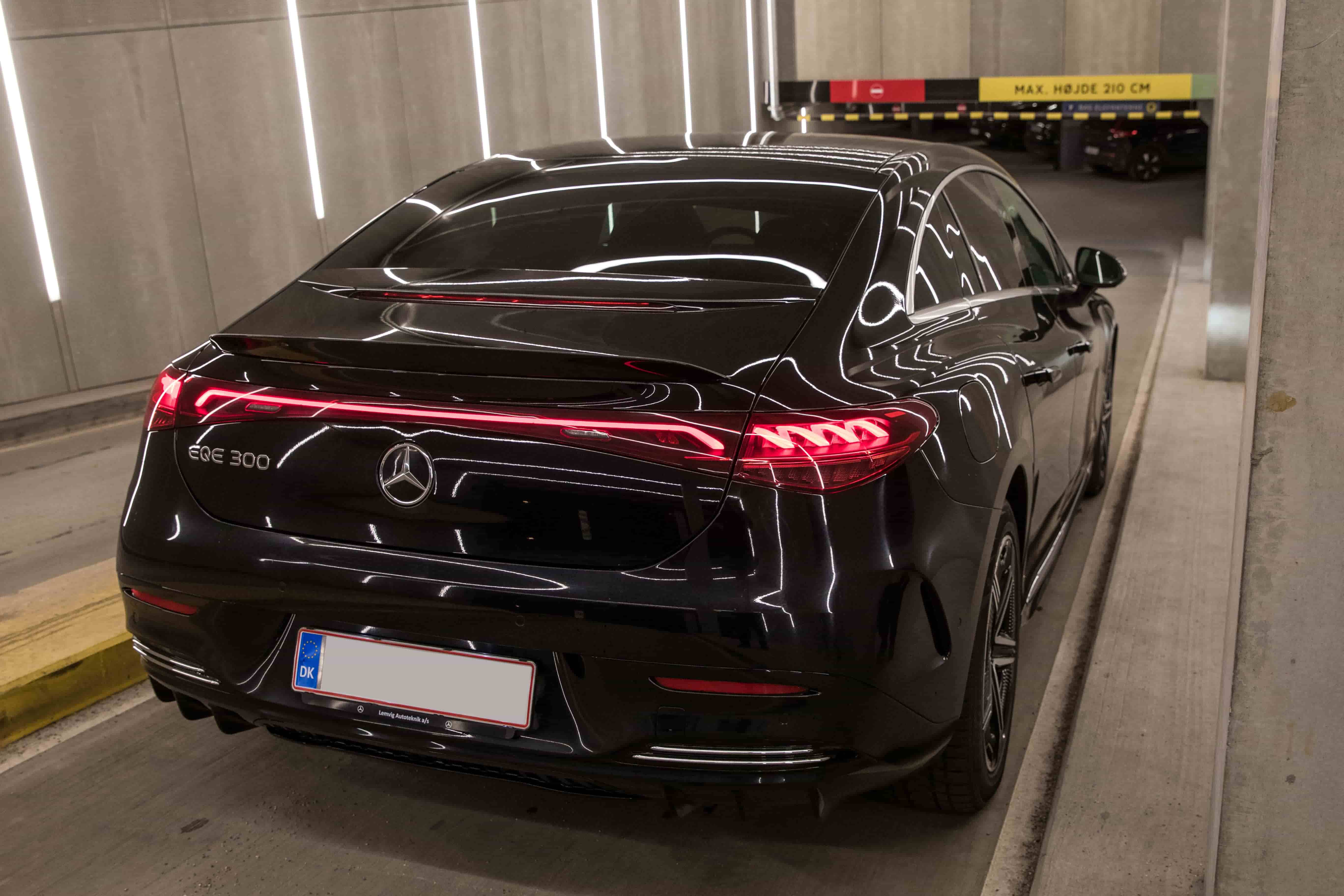 Mercedes Benz EQE 2